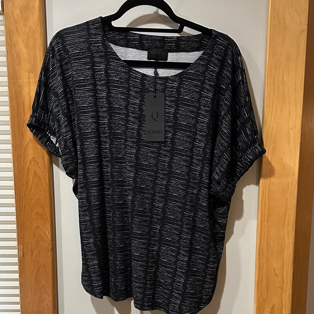 Q'Neel Black Women's Top